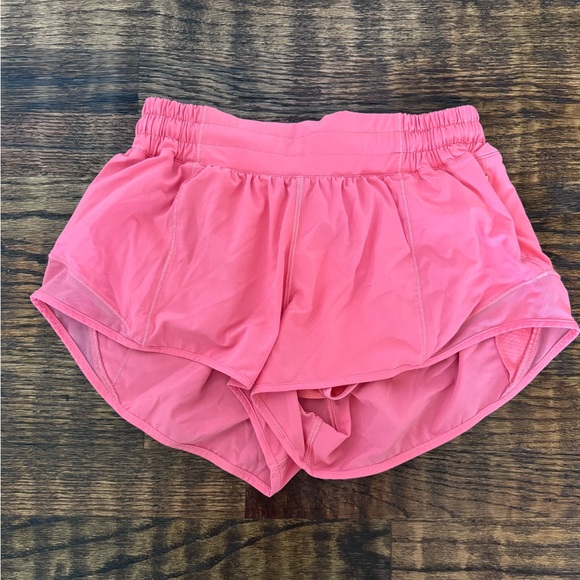 EUC Hotty Hot Shorts - Picture 2 of 4